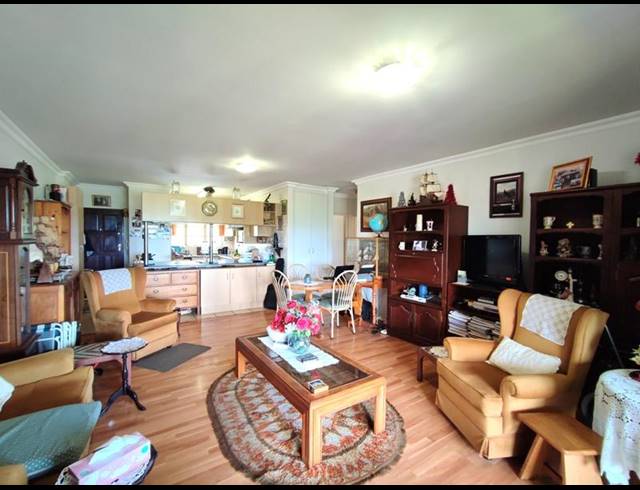 2 BEDROOM APARTMENT FOR SALE IN HOWICK NORTH